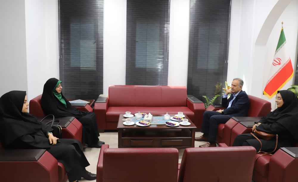 دیدار و گفتگوی مدیرکل دفتر امور بانوان و خانواده استانداری قزوین با رئیس دانشگاه