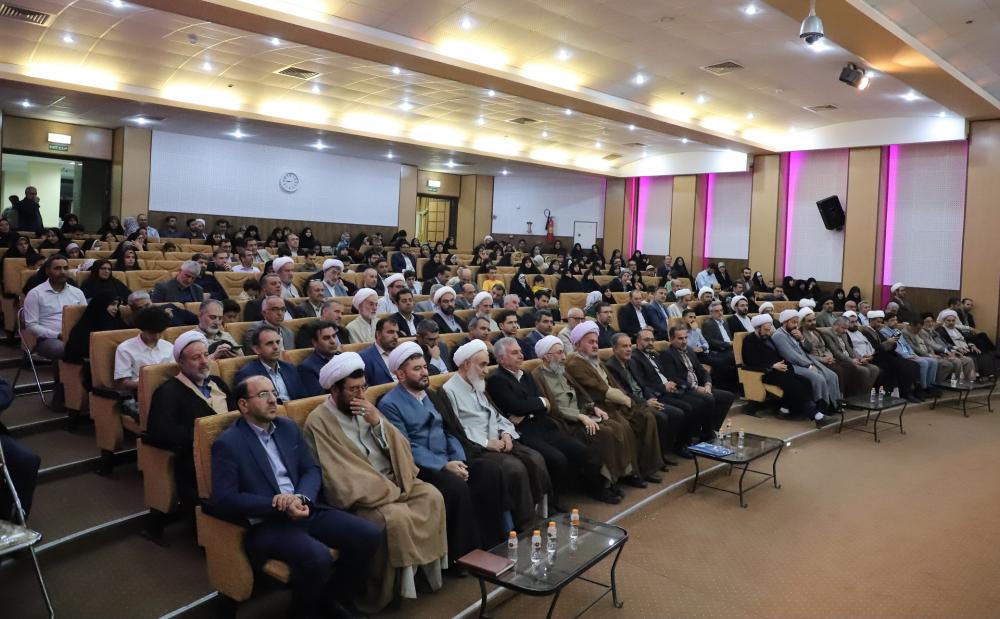 مراسم بزرگداشت شهدای خدمت در دانشگاه بین المللی امام‌خمینی(ره) برگزار شد