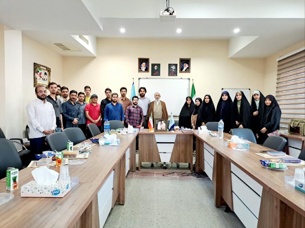 نشست هم اندیشی و تقدیر از ممتازان علمی دفتر نهاد مقام معظم رهبری دانشگاه بین المللی امام خمینی(ره) برگزار شد