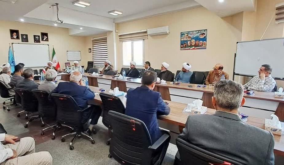 نشست ریاست نهاد مقام معظم رهبری در دانشگاه‌های استان با اساتید گروه معارف دانشگاه